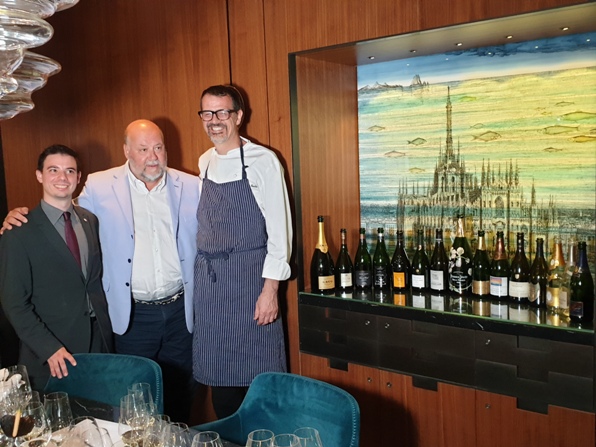  da sinistra il sommelier Andrea Loi, Leo Damiani e lo chef Antonio Guida