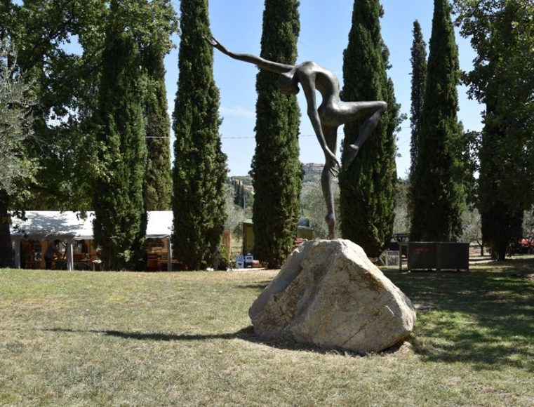  La Ballerina del maestro Antonio Manzi presso l'azienda podere la cappella