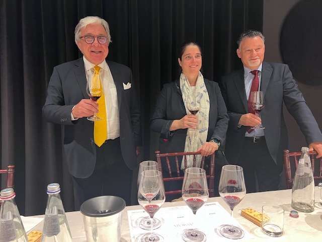 DA SX PAOLO BARACCHINO, PRISCILLA INCISA DELLA ROCCHETTA, CARLO PAOLI IMG-20240411-WA0014